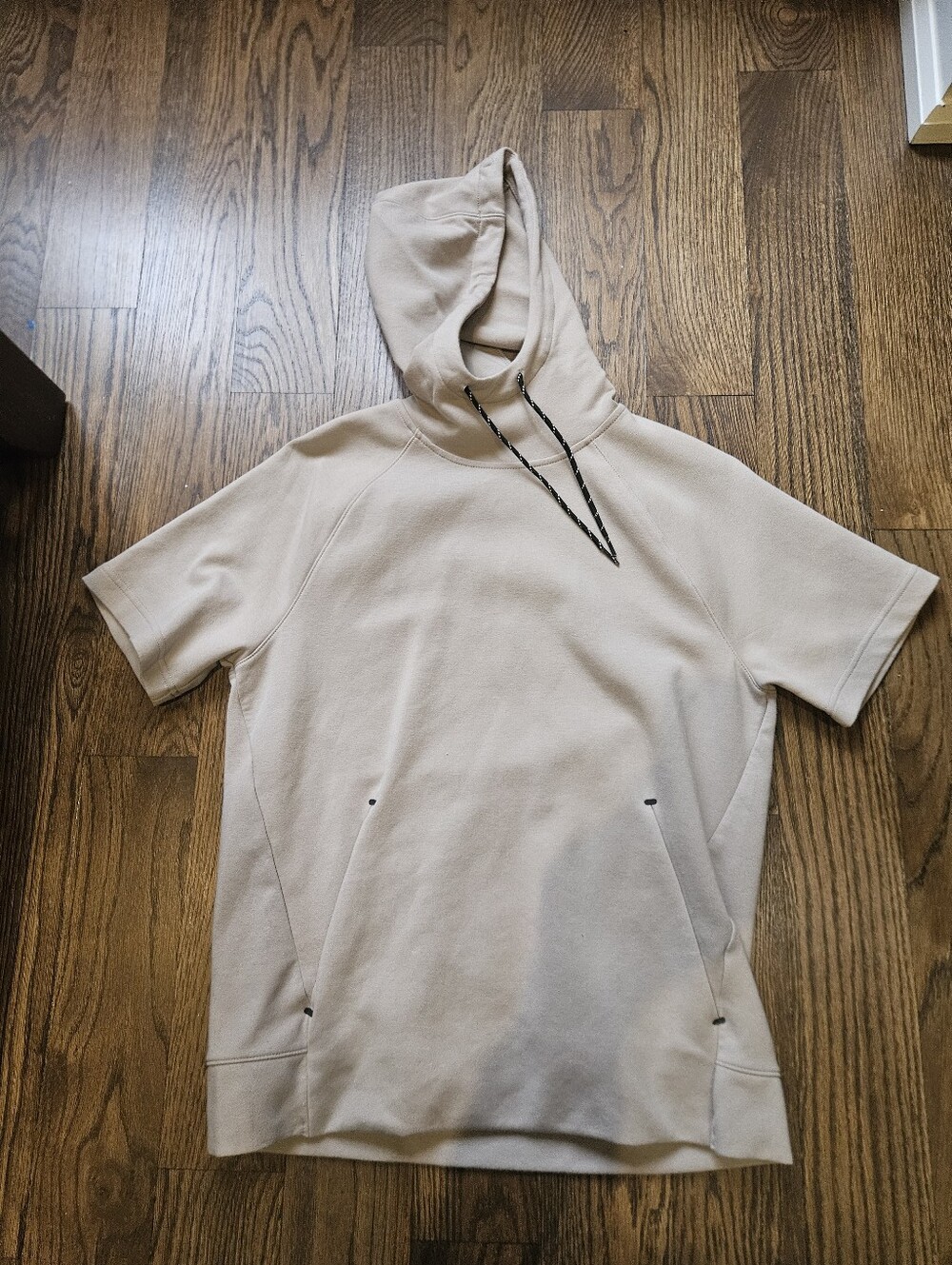Short Sleeve Hooded Tee in Light Taupe